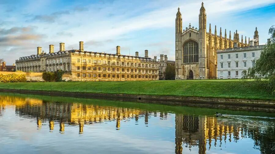 高考后留学Plan B已备好！2025最新海外升学方案，一键解锁名校机会！